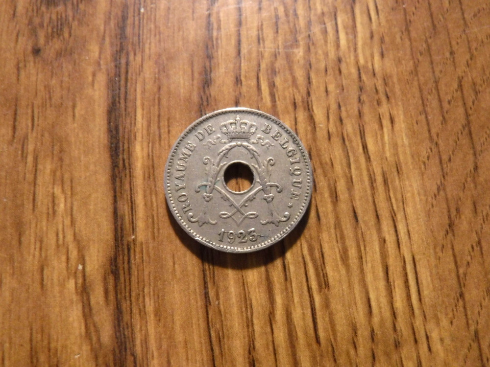 BELGIUM 10 CENTIMES 1923 COIN (824)
