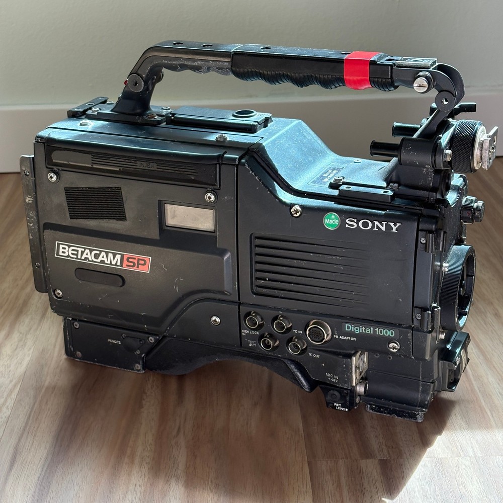 Sony Betacam BVW-D600 - Powers On