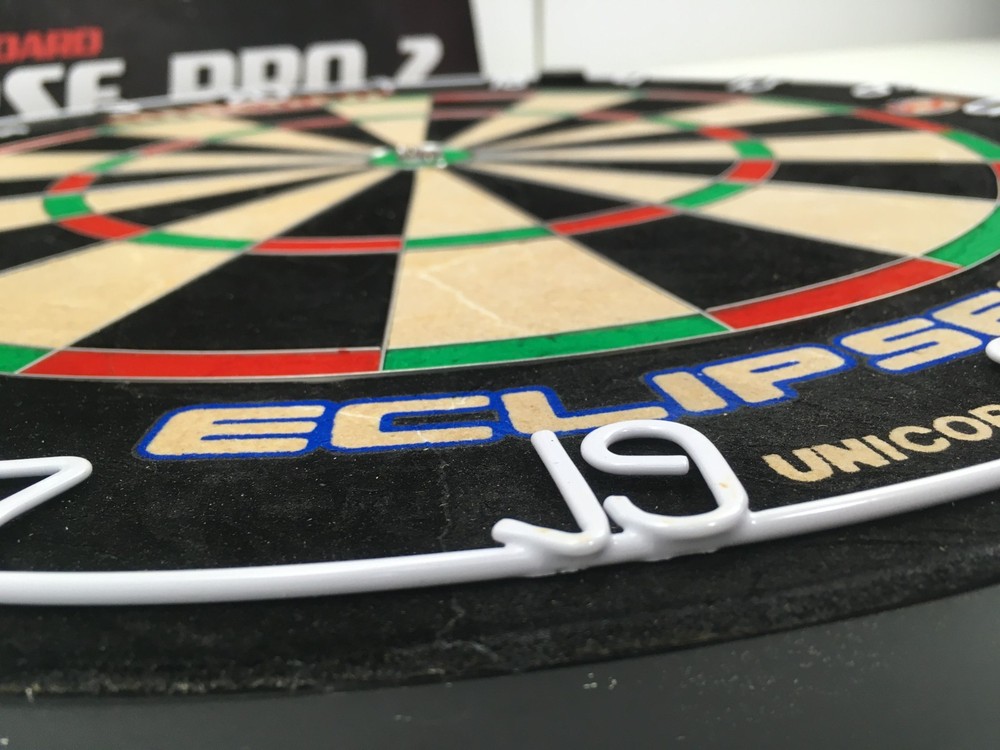 NEW Unicorn Eclipse Pro 2 Dartboard Bristle Dart Board