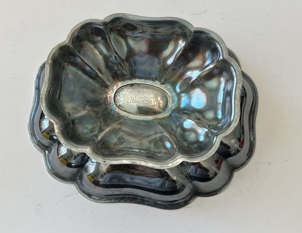 Vintage Canterbury Silver Plate Pedestal Dish Bowl Scalloped Relish Nuts Candy