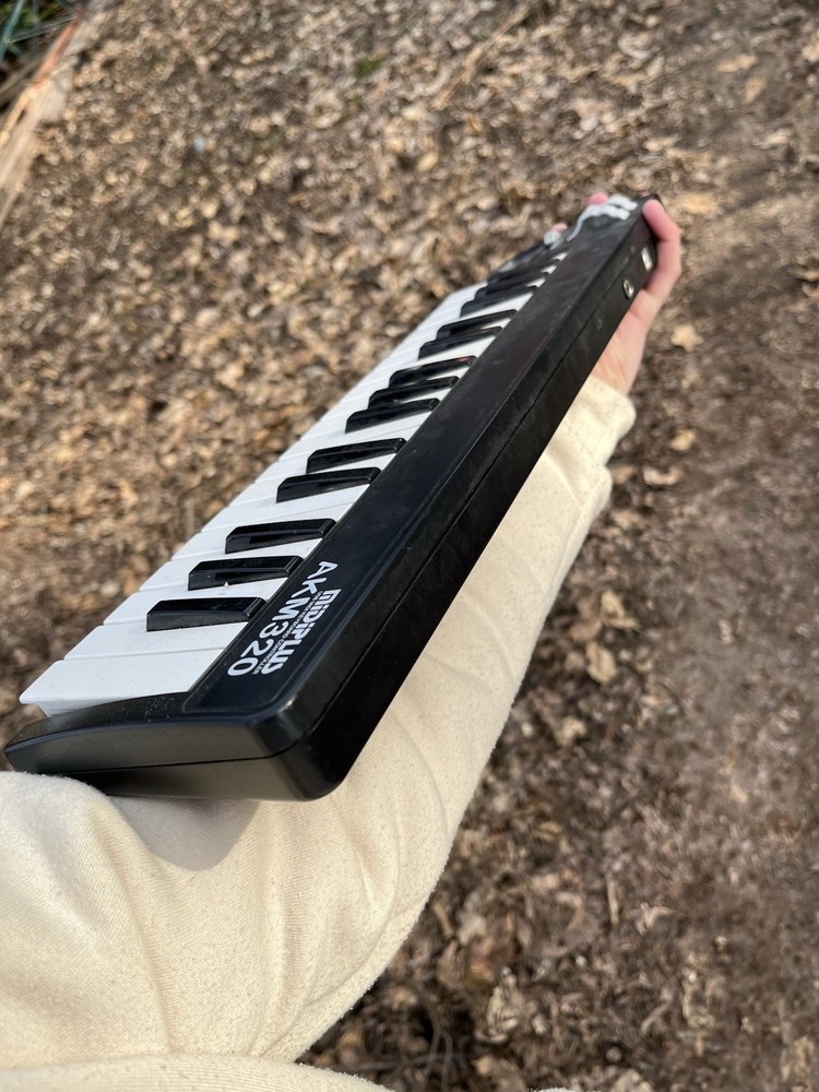 Midiplus AKM320 USB Midi Keyboard Controller (with dope 805 Sticker)