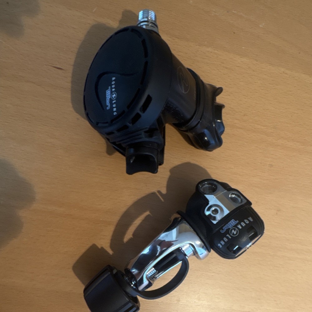 Aqua Lung Titan Scuba Regulator Set
