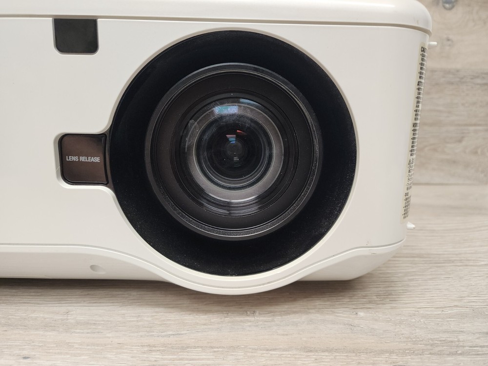 NEC NP4001 DLP HD Widescreen Projector Tested Working