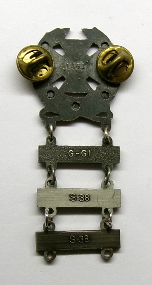 U.S. Army Basic Qualification Expert Badge & RIFLE PISTOL MACHINE GUN BARS