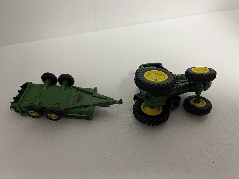 ERTL 1/64 John Deere 6420 TRACTOR WITH SPREADER