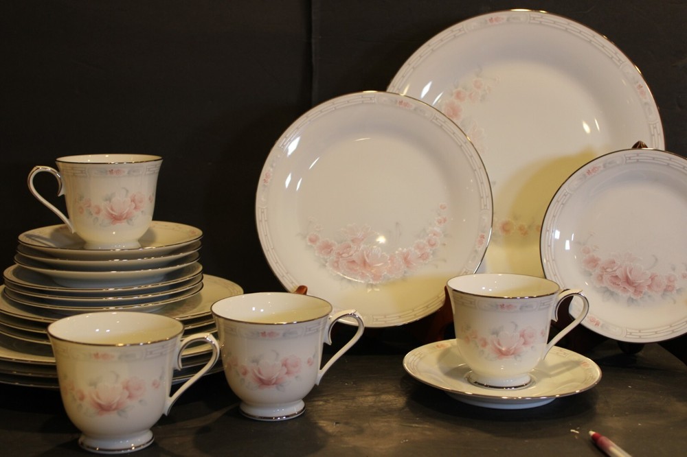NORITAKE CARTHAGE 4 -5 PIECE SETTING 20 PIECES LOT A