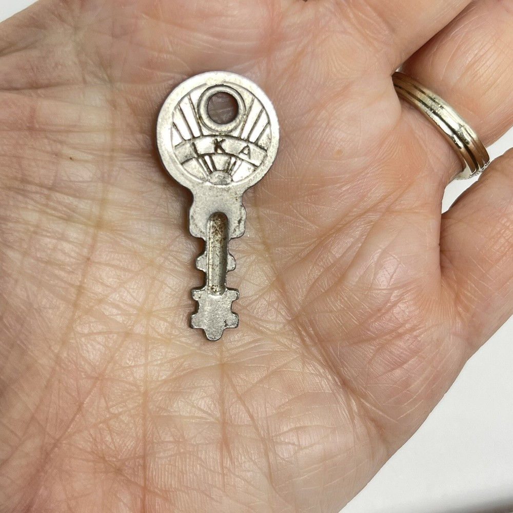 IKA Replacement Key Flat Skeleton Briefcase Luggage Instrument Case?