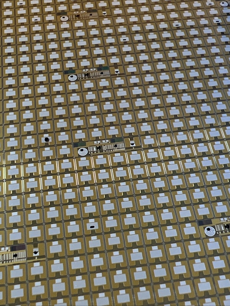 Collection 200mm pattern Silicon wafer 735um Beautiful Wafer With A Frame
