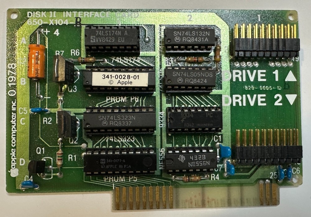 Apple II, II Plus (+), IIe - 20-Pin - Floppy Drive Controller - Tested - Working