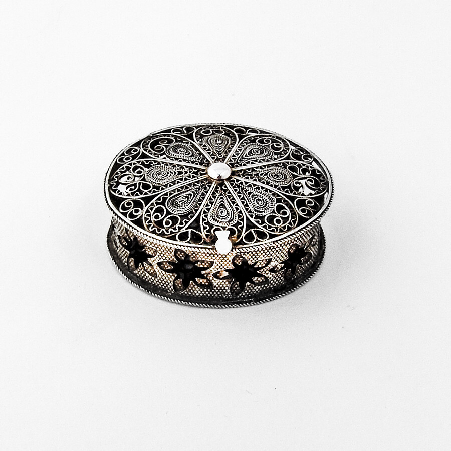 Small Oval Filigree Pill Box 800 Silver 1900