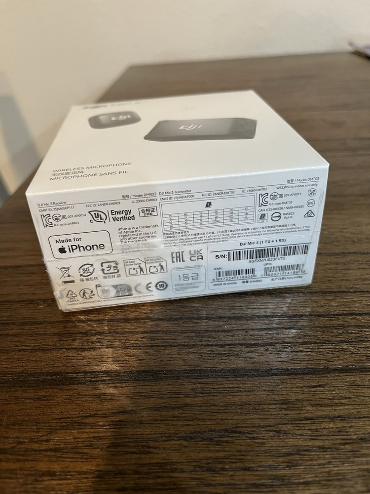 DJI Mic Mini (1 TX+1 RX) Wireless Lavalier Microphone for iPhone/Camera/Android