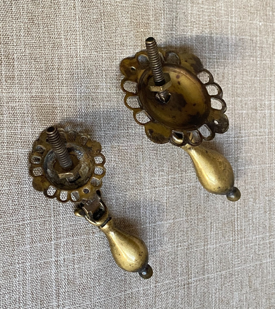 Antique c1925 Set 10 Brass Teardrop Chest Drawer Pulls Handles Plates Fixings