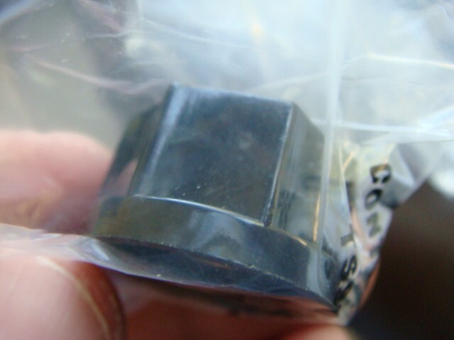 ONE Lot FIVE (5) Raytheon Pointer Knobs TS90-2WL-2 -- New & Unused