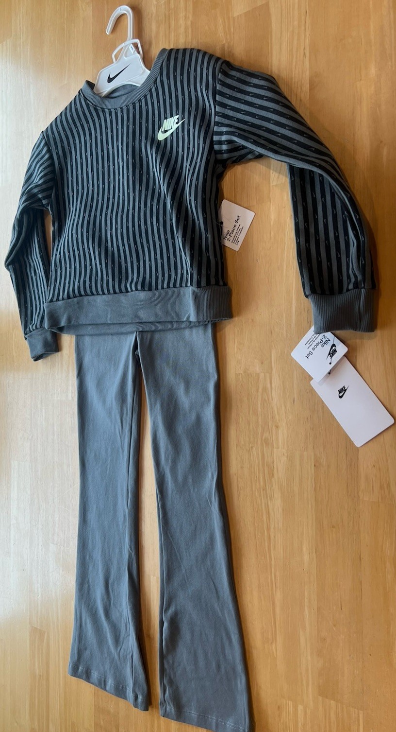 Nike Striped Fleece Top & Flare Legging Set Size 6X L Girls 5–7 Year Olds NWT