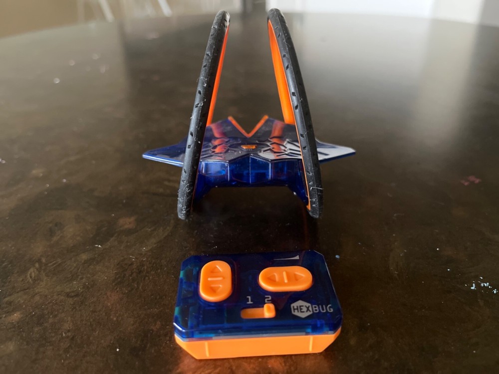Hexbug Ring Racer Micro Robotic Creature Battery Powered Robot