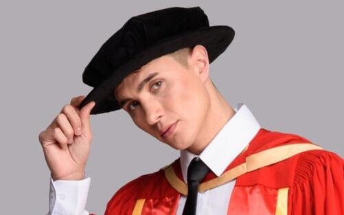 Doctoral Tudor Bonnet (PhD cap)