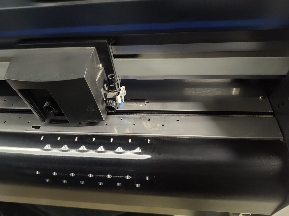 Graphtec FC8600-130 High Performance Vinyl Cutting Plotter