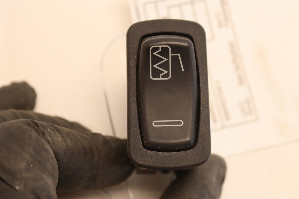 2008-2023 MACK CXU613 MP8 HEATED MIRROR CONTROL SWITCH BUTTON 82279569 OEM