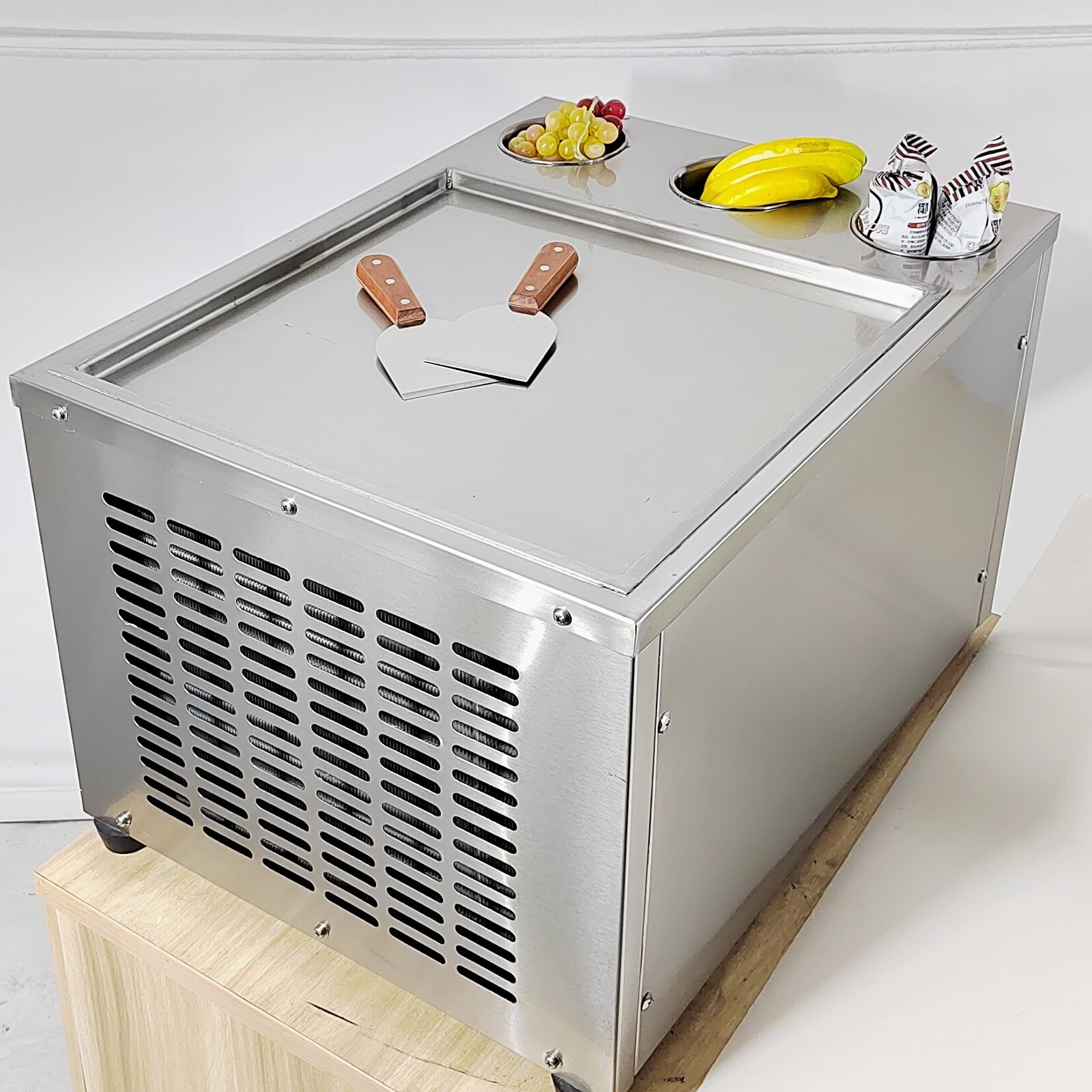 USA Countertop commercial single square roll ice cream machine with 3 buckets