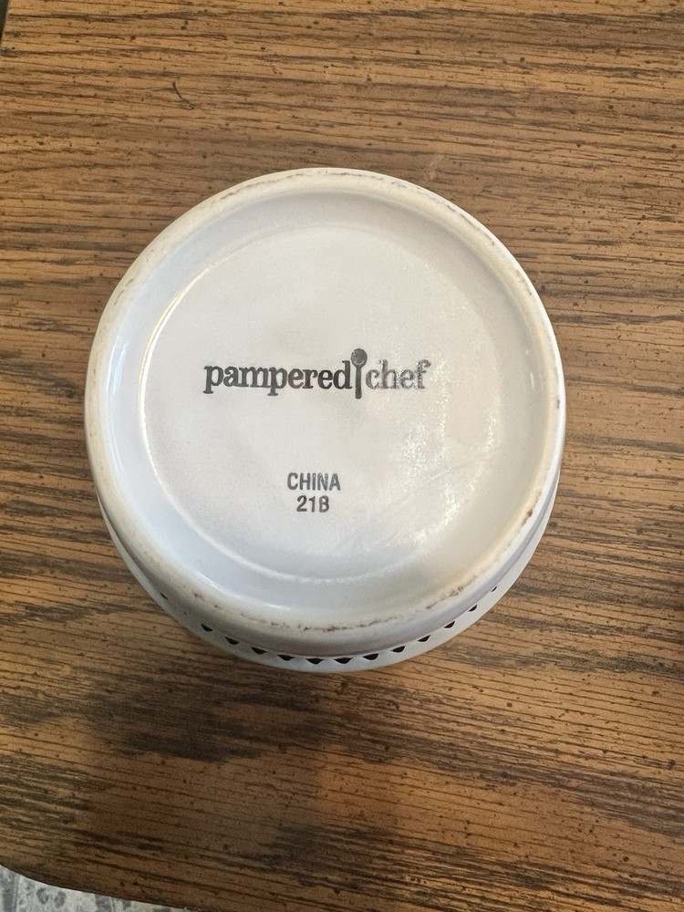 pampered chef ceramic egg cooker