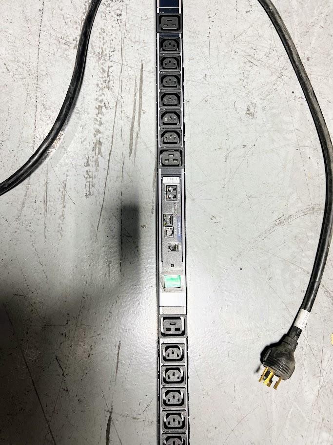 Sentry STV-4101C Metered Power Distribution Unit Rack Mountable PDU