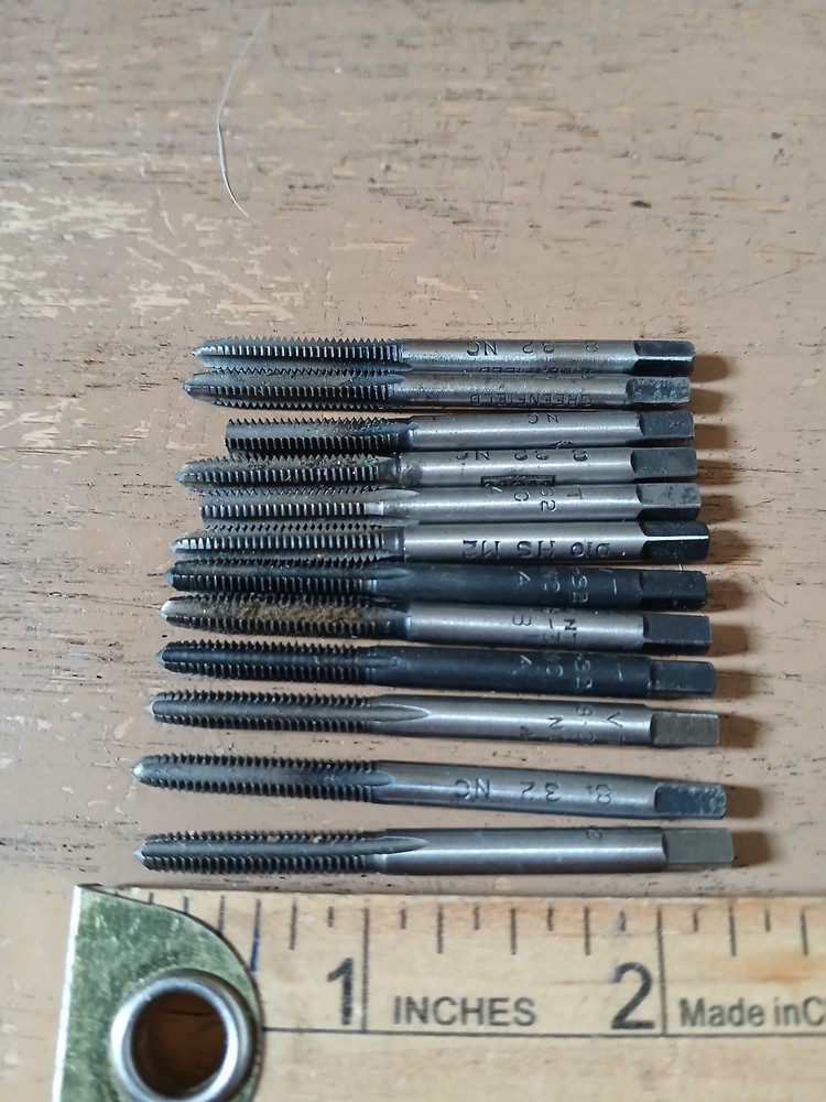 Box with 10 10-24 Machine Screw Taps - Used