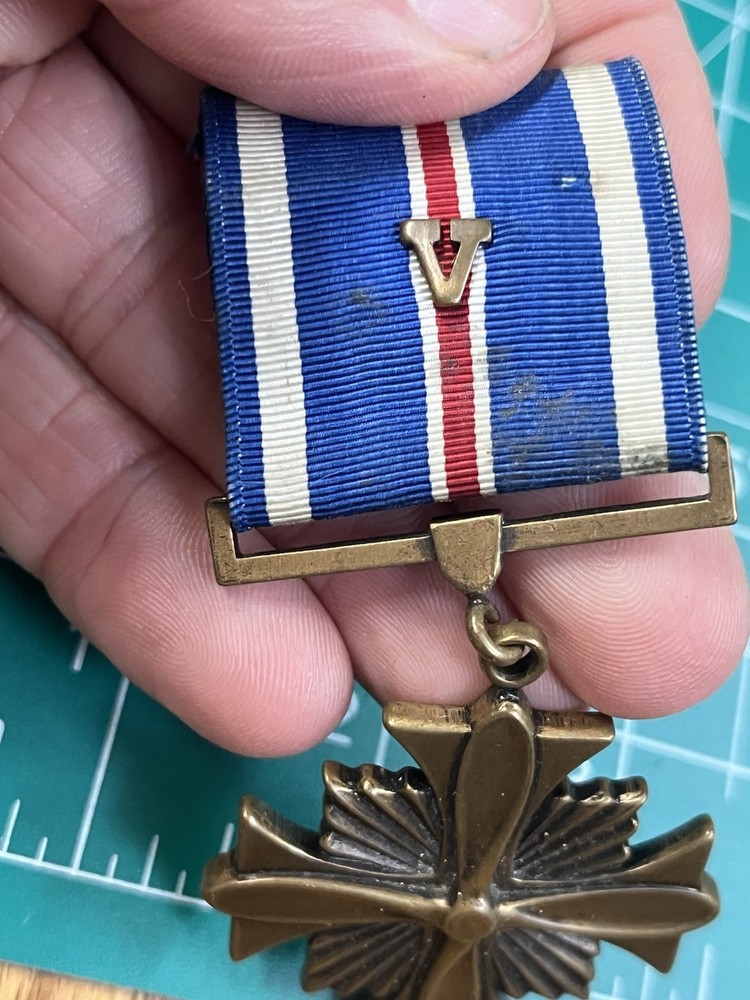 Post WWII DFC Distinguished Flying Cross w/ v Device