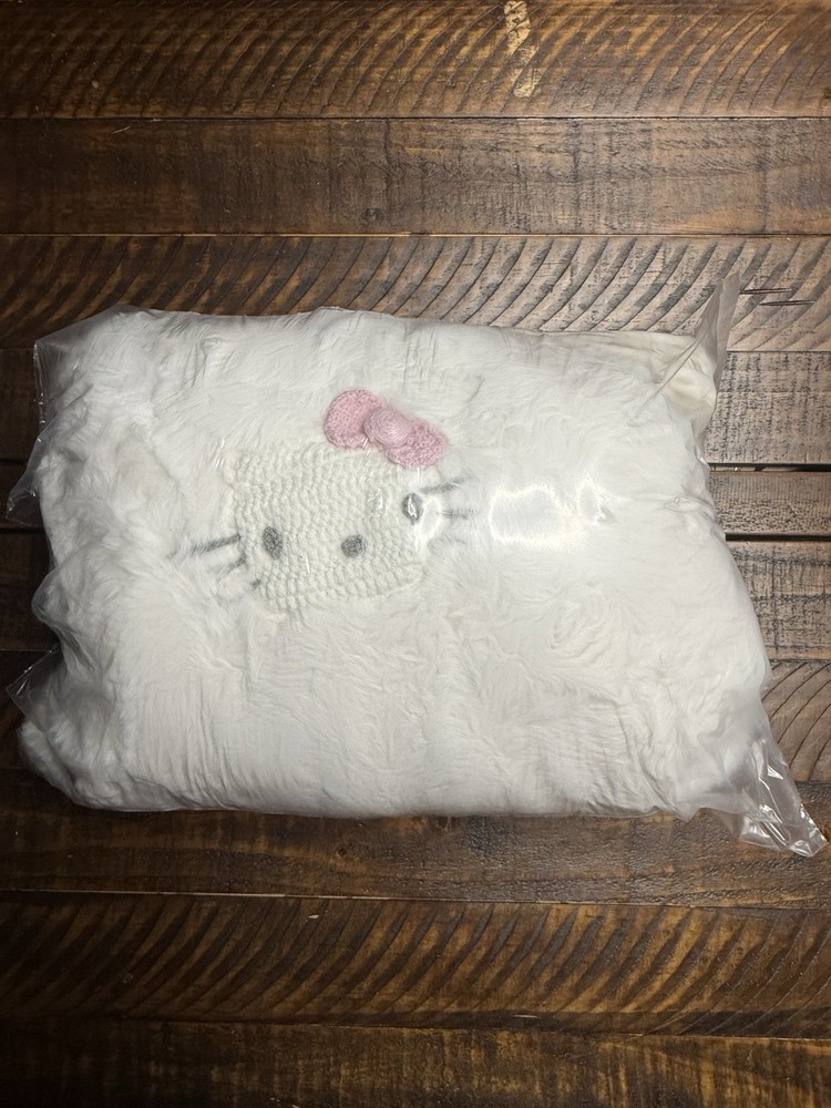 Pottery Barn Teen Hello Kitty Crochet Faux Fur Bean Bag Slipcover Only New! Read