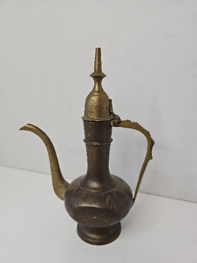 Vintage Hand-Etched Solid Brass Lidded Middle Eastern Ewer Lamp