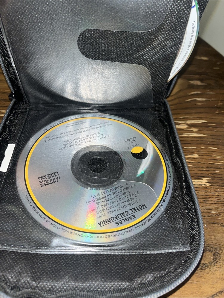 Logic Case 32 Disc Zippered Storage