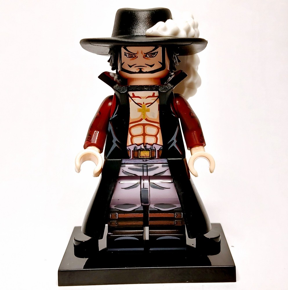 Dracule Mihawk Minifig - One Piece