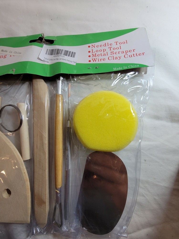 DAS MODELLING CLAY WITH 8pc POTTERY TOOL KIT