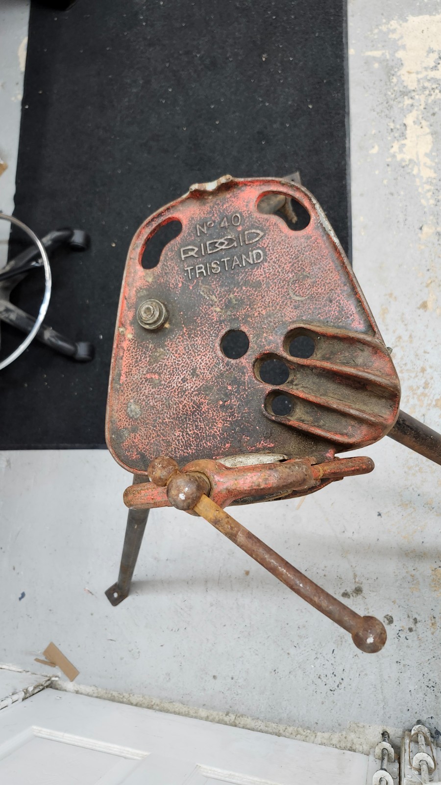 Ridgid No. 40A Tristand Portable Yoke Pipe Vise 1/85" To 2-1/2"