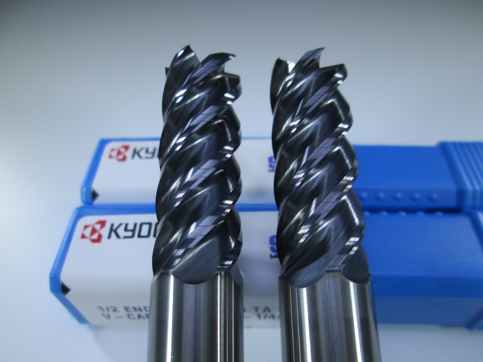 LOT ( 5 ) KYOCERA SGS 32664 V-CARB SOLID CARBIDE 1/2" 5 FLUTE END MILLS SET