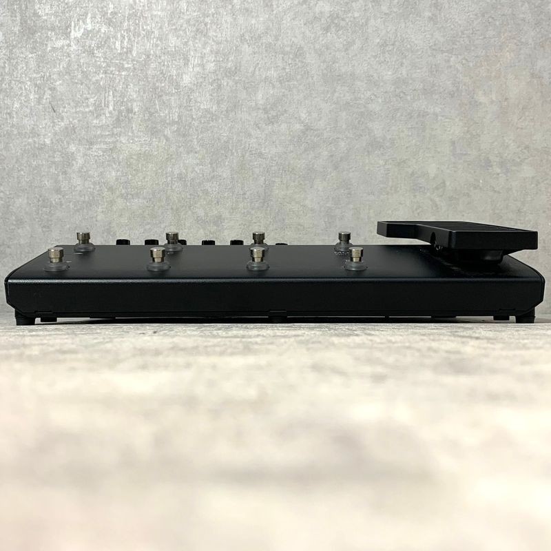 LINE 6 POD GO Multi Effects Processor Guitar Black with AC Adapter