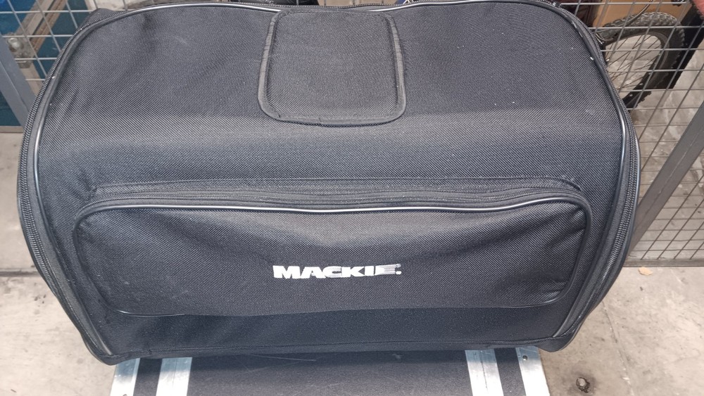Mackie SRM450 400 watt 12" Powered Speaker