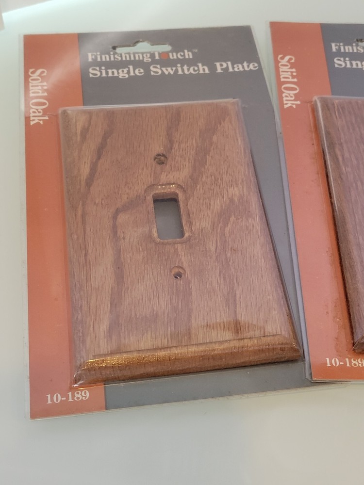 (3)Lockwell Finishing Touch Solid Oak Single Light Switch Plates 10-189, New