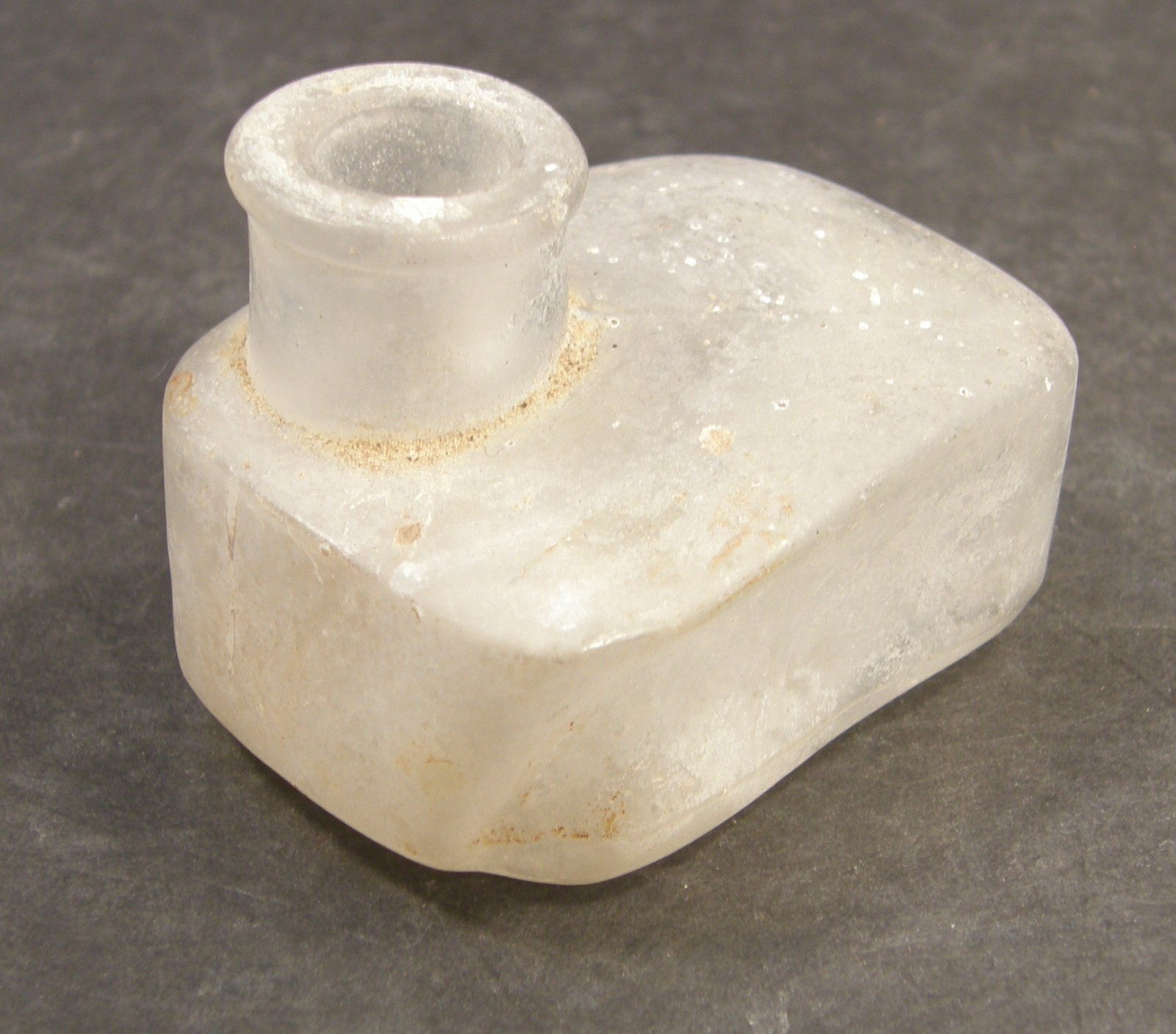 ANTIQUE GLASS TUGBOAT TUG BOAT INK BOTTLE