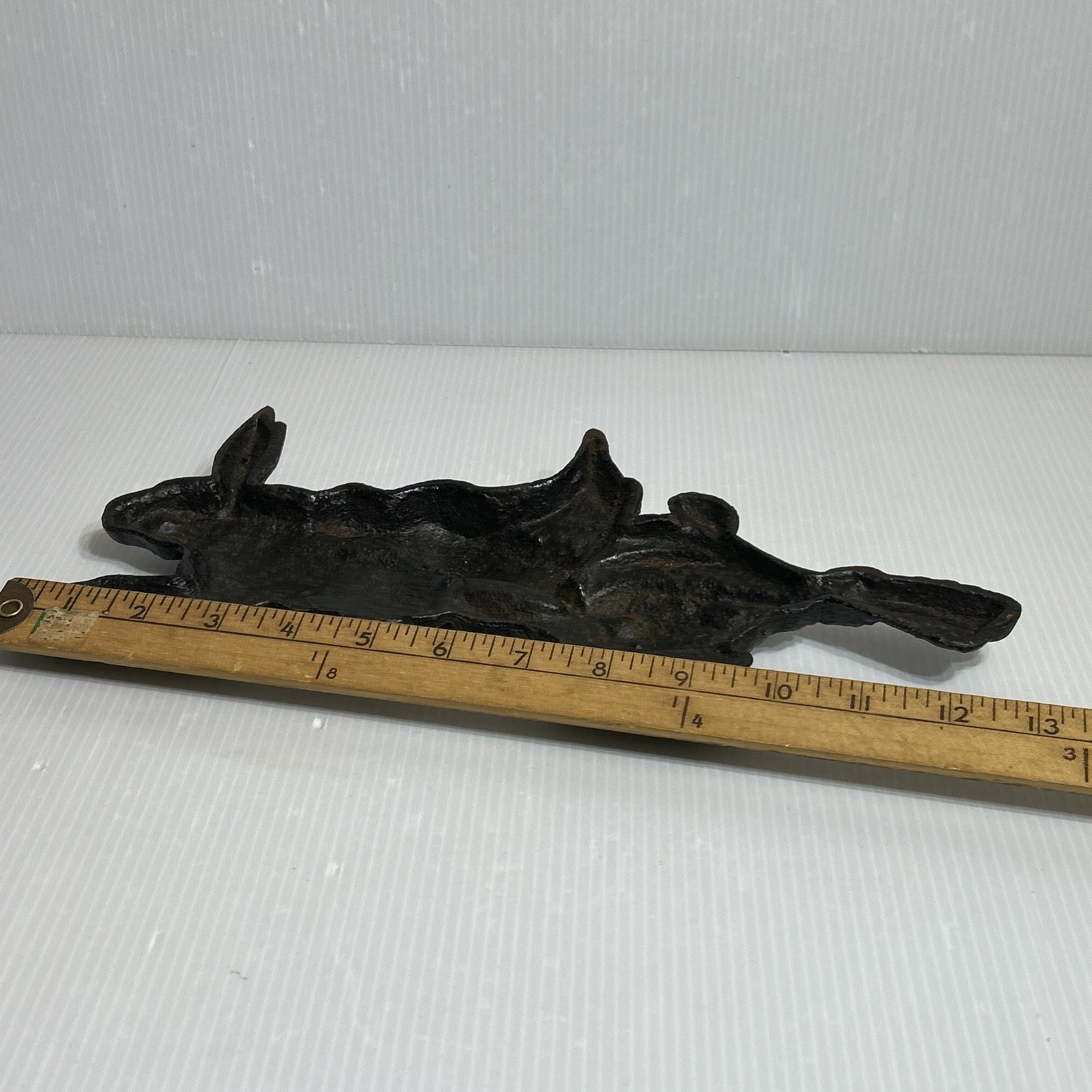 Cast Iron Hunting Bunny Rabbit Attack By Birds Rustic Antique 13” 1.9lb