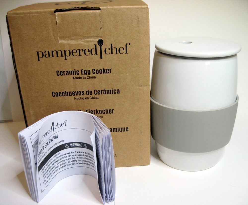 PAMPERED CHEF CERAMIC EGG COOKER W/SILICONE SLEEVE #1529