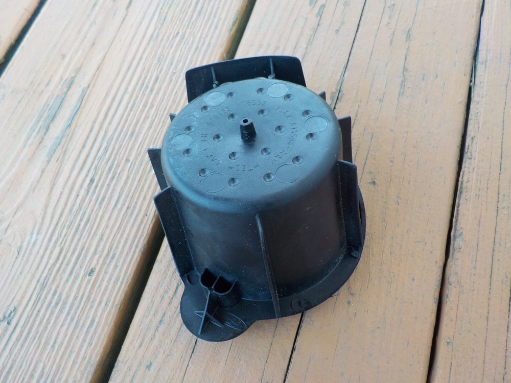 2002-2007 FORD FOCUS CENTER CONSOLE LEFT SIDE CUP HOLDER INSERT OEM PART