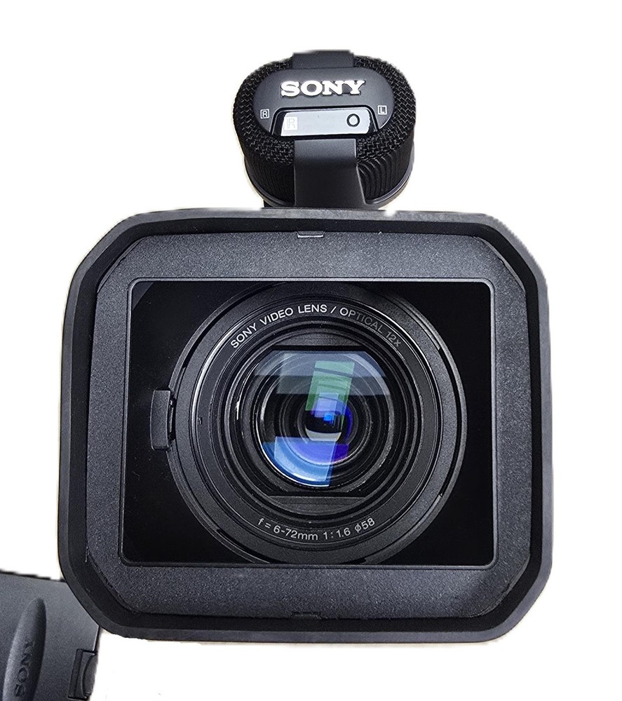 Sony DCR-VX2000 MiniDV 3CCD Camcorder