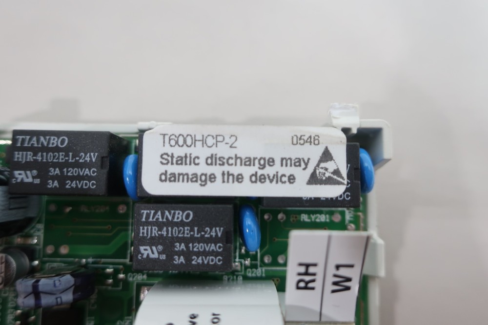 Johnson Controls T600HCP-2 Digital Thermostat
