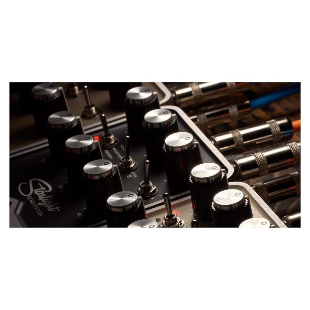 Universal Audio UAFX Starlight Echo Station Delay Modeling pedal with Bluetooth