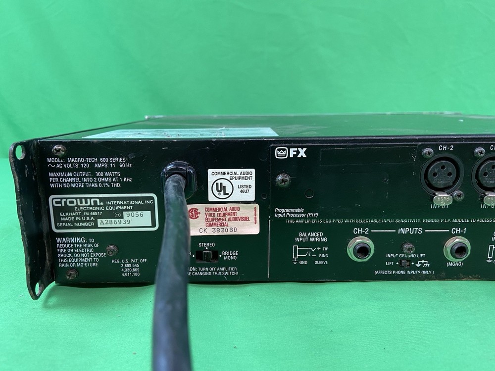 CROWN MACRO-TECH 600, 2 CHANNEL POWER AMPLIFIER