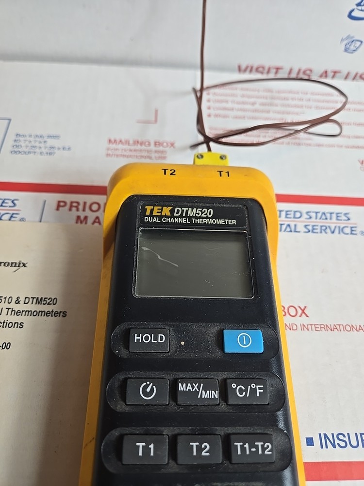 Tektronix DTM520 Dual Channel Digital Testing Thermometer