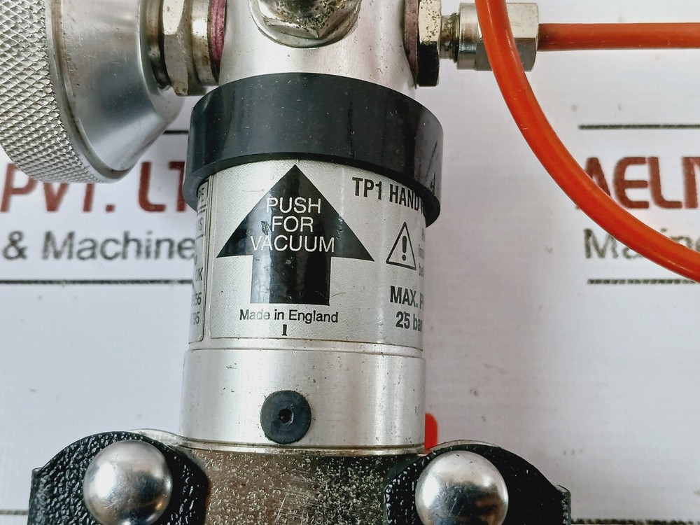 Si Pressure Instruments TPI Hand Held Test Pump Kit Max 25 Bar/360 PSI