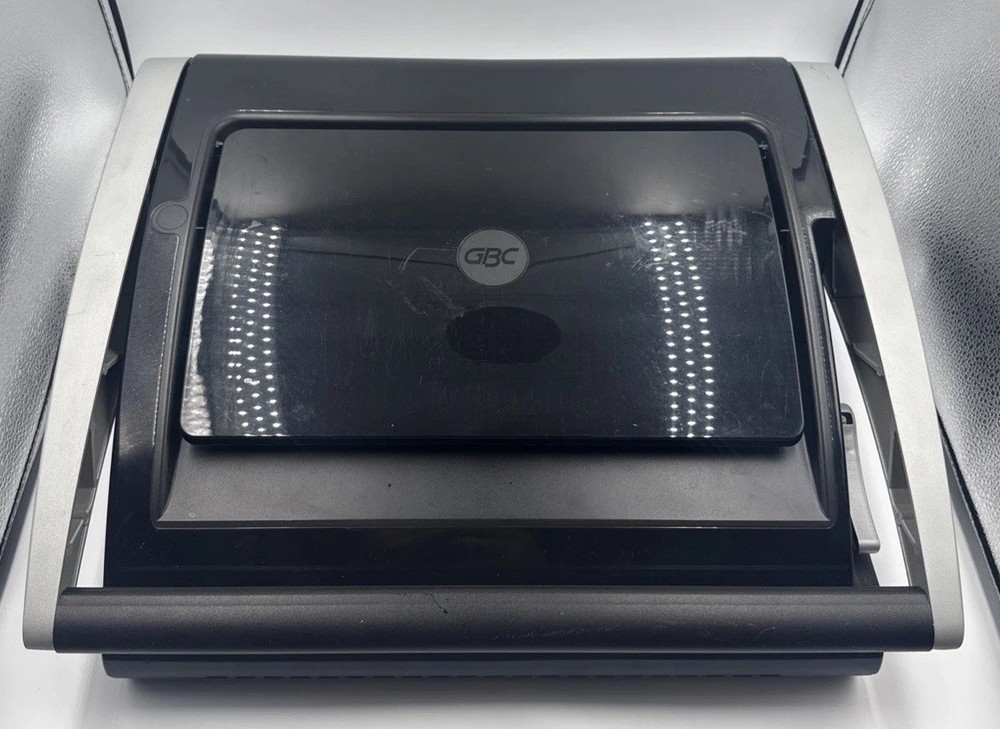 Swingline GBC CombBind C20 Binding Machine - 330 Sheet Capacity