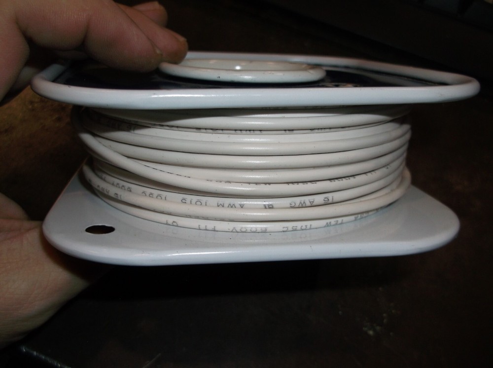 BELDEN 8917 HOOK-UP WIRE WHITE 100 FT. (204-1)