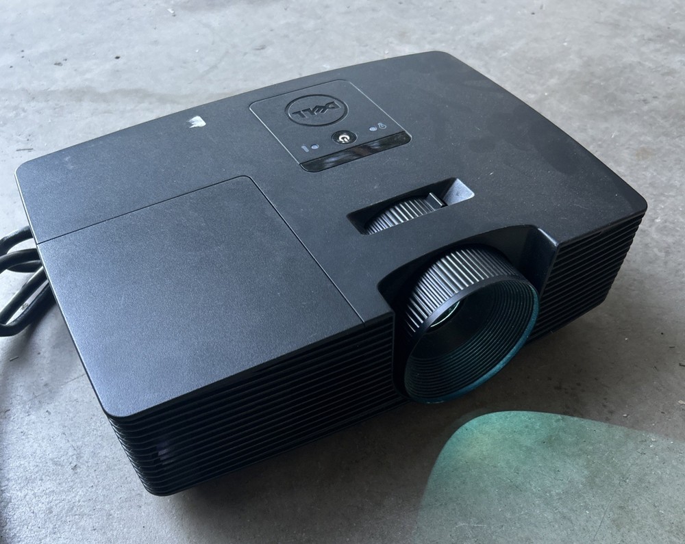 Dell 1220 DLP Front Projector w/ Power Cable - No Remote